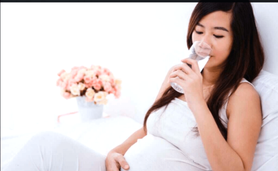 Benefits of drinking water during pregnancy by sexpally.com 1